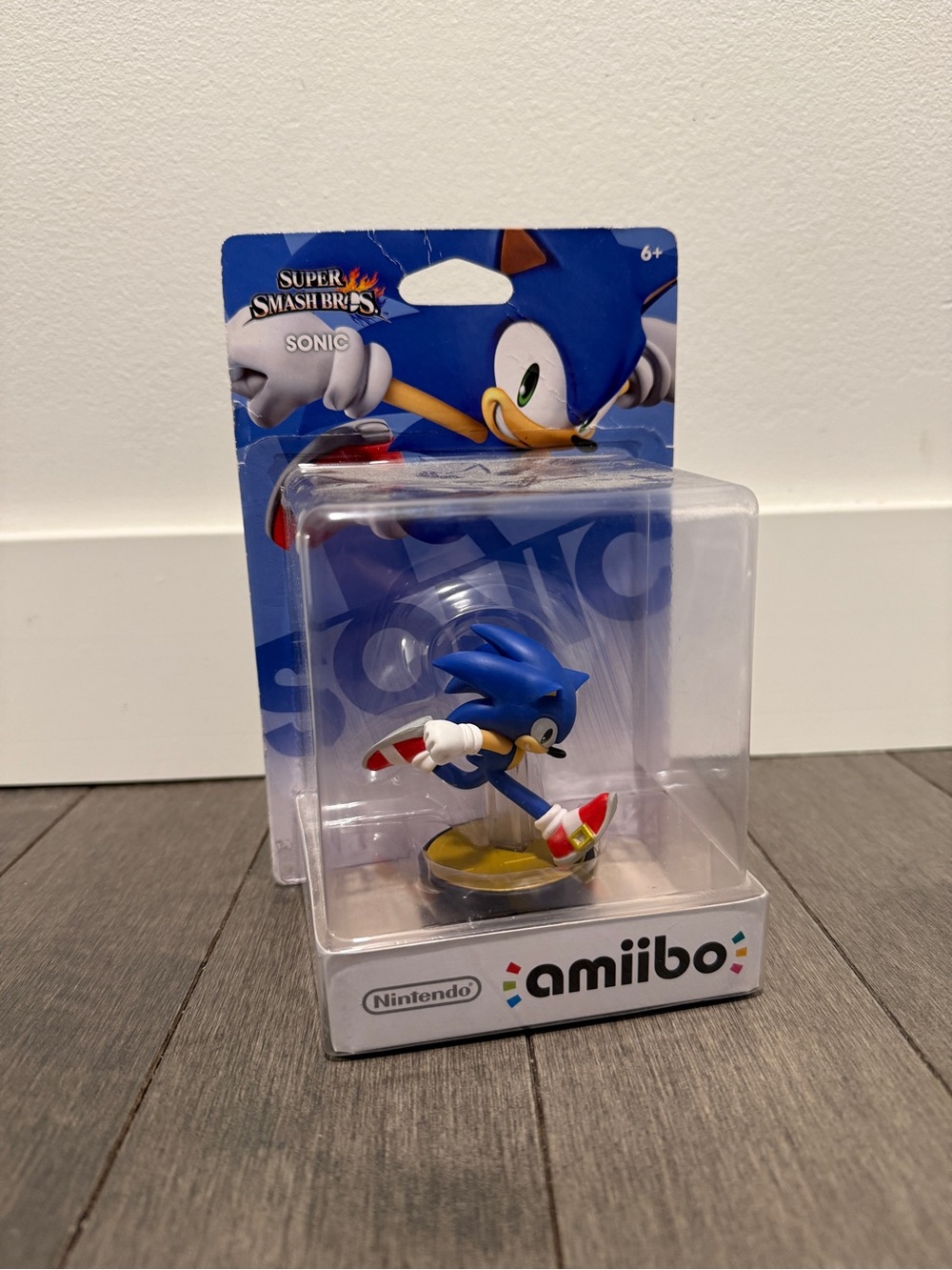 Nintendo Sonic amiibo Figure - Blue, Red, White